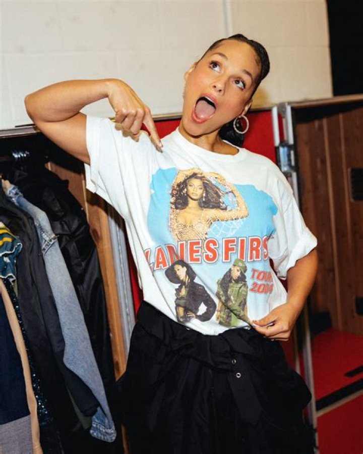 Alicia Keys on Twitter "The love is real💜👑💜👑💜👑 🔑🔑🔑🔑🔑🔑🔑🔑’s I’m so
