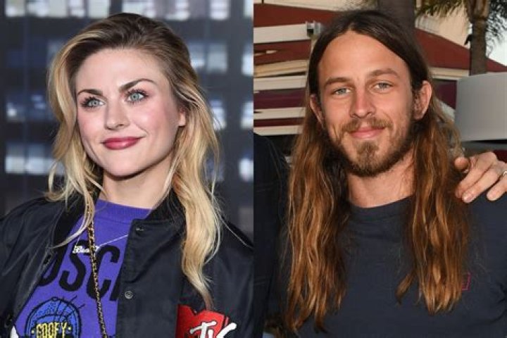 All About Frances Bean Cobain, Kurt Cobain and Courtney Love's Daughter