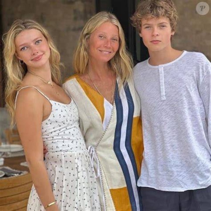 Apple Martin, la fille de Paltrow, embrase la toile Vogue France