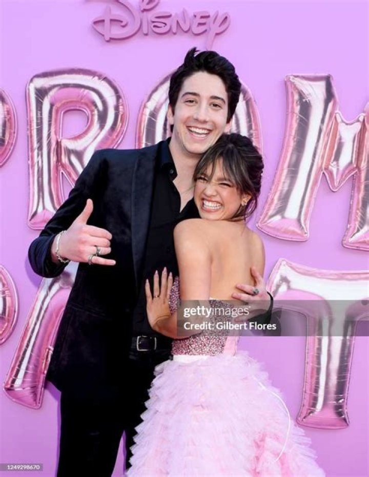 Are Milo Manheim, Peyton Elizabeth Lee Dating? See Clues! J14
