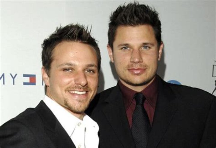 Celebrities and Their Siblings (84 pics) Celebrity siblings