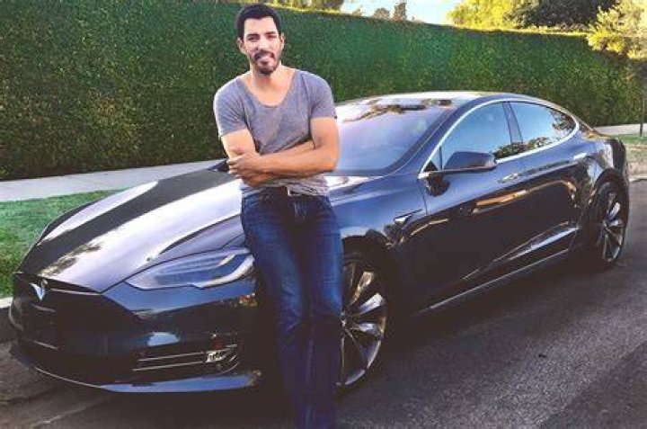Celebrity Drive Drew Scott of HGTV’s "Property Brothers"