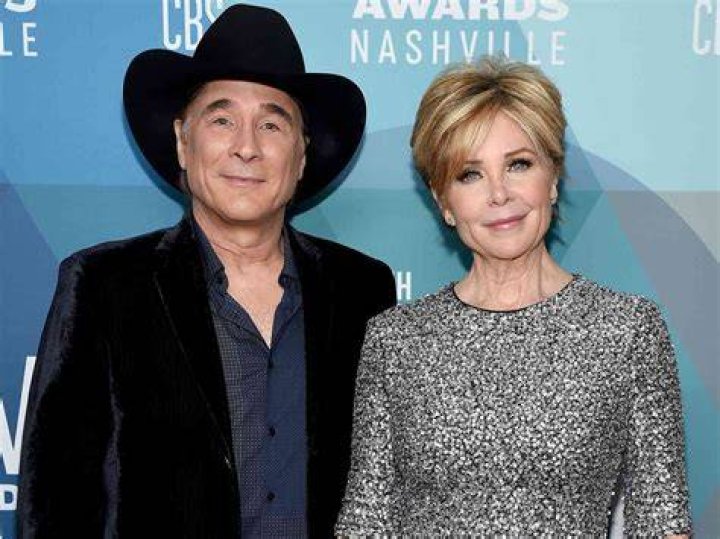 Clint Black, Wife Lisa Hartman Black Set First Joint Tour in 2021