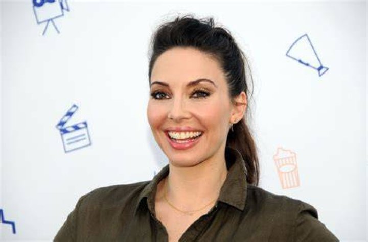 Comedienne Whitney Cummings reveals recent split with boyfriend Peter