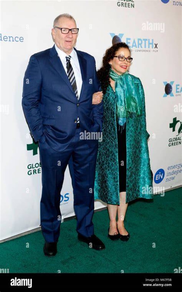 Ed oneill and wife hires stock photography and images Alamy