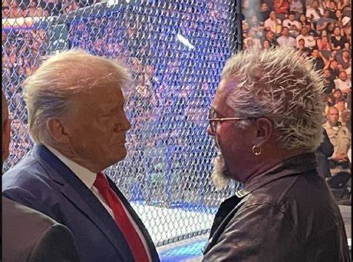 Guy Fieri&rsquo;s Trump Photo Op Has People Questioning His Politics