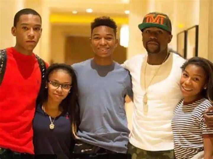 How Many Children Does Floyd Mayweather Have? Family & Wife!