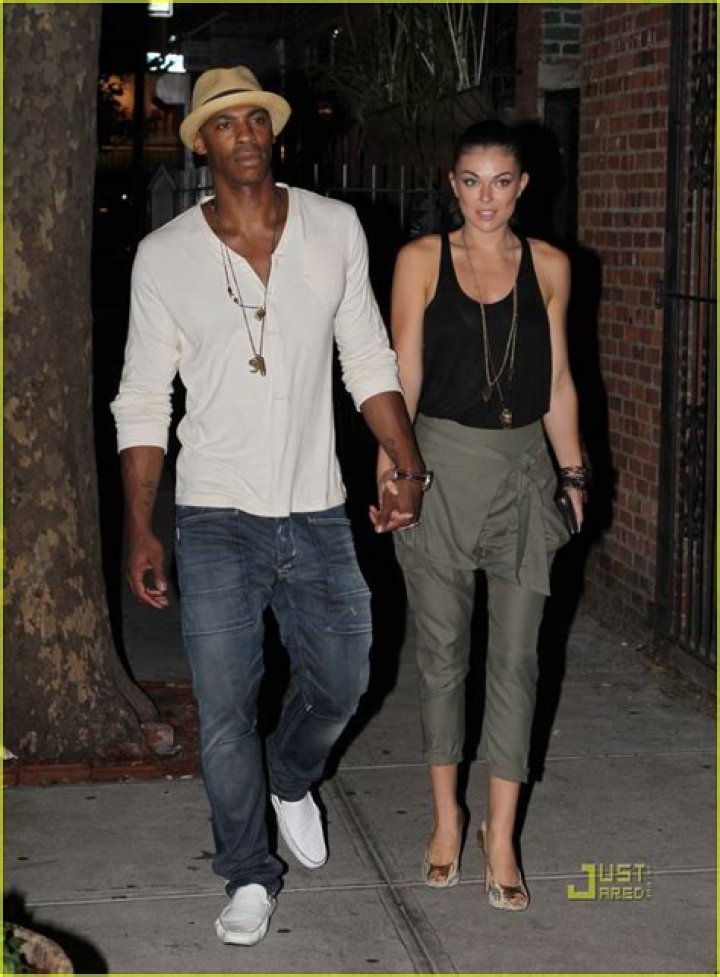 Inside Serinda Swan&rsquo;s Break Up With Ex Partner Mehcad Brooks