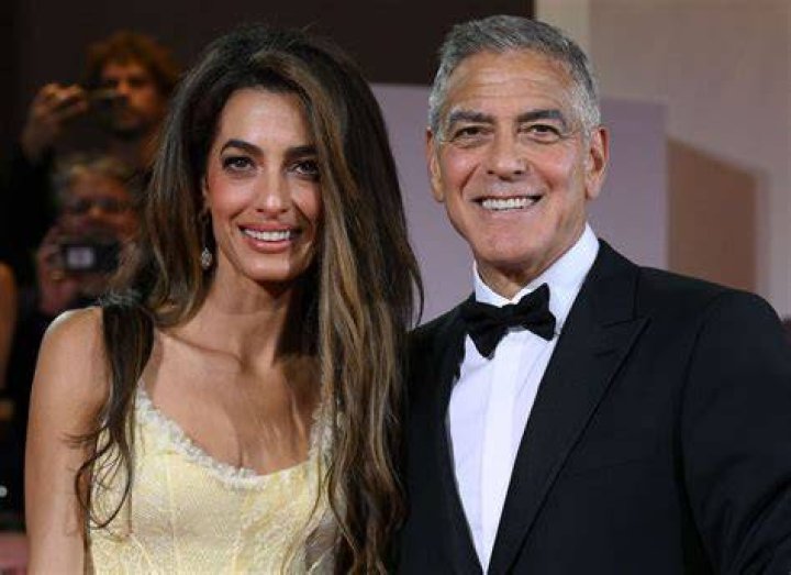 ¿La esposa de Clooney está empacando sus maletas y divorciándose