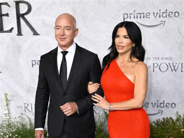 Jeff Bezos girlfriend Lauren Sanchez speaks on life with billionaire Mint