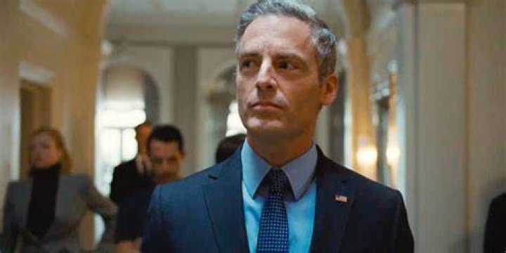 Justin Kirk with the Succession cast r/SuccessionTV