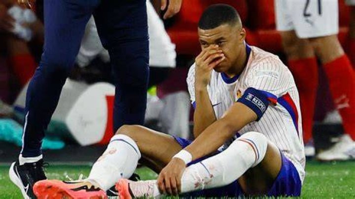 Kylian Mbapp&eacute; has ended his dating relationship with trans model In&eacute;s Rau
