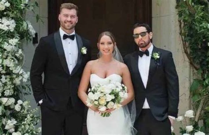 La hija de Eminem comparte una imagen impresionantemente sexy antes de