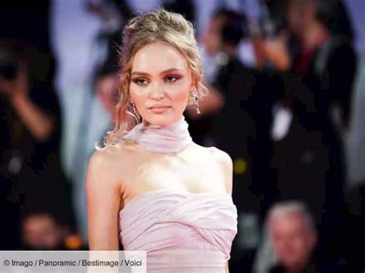 LilyRose Depp brise le silence ses r&eacute;v&eacute;lations sur son enfance avec