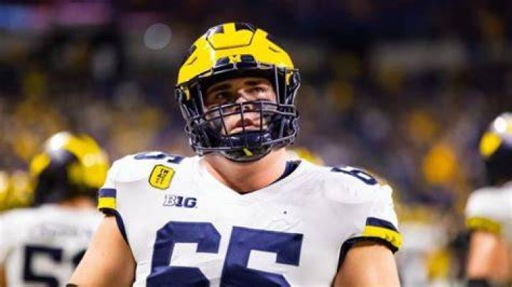 Michigan OL Zak Zinter Suffers Gruesome Injury vs Ohio State Daily Snark