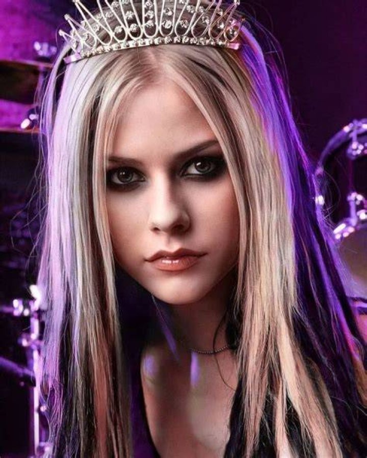 PopPunk Princess! See Avril Lavigne’s Transformation From 2002 to