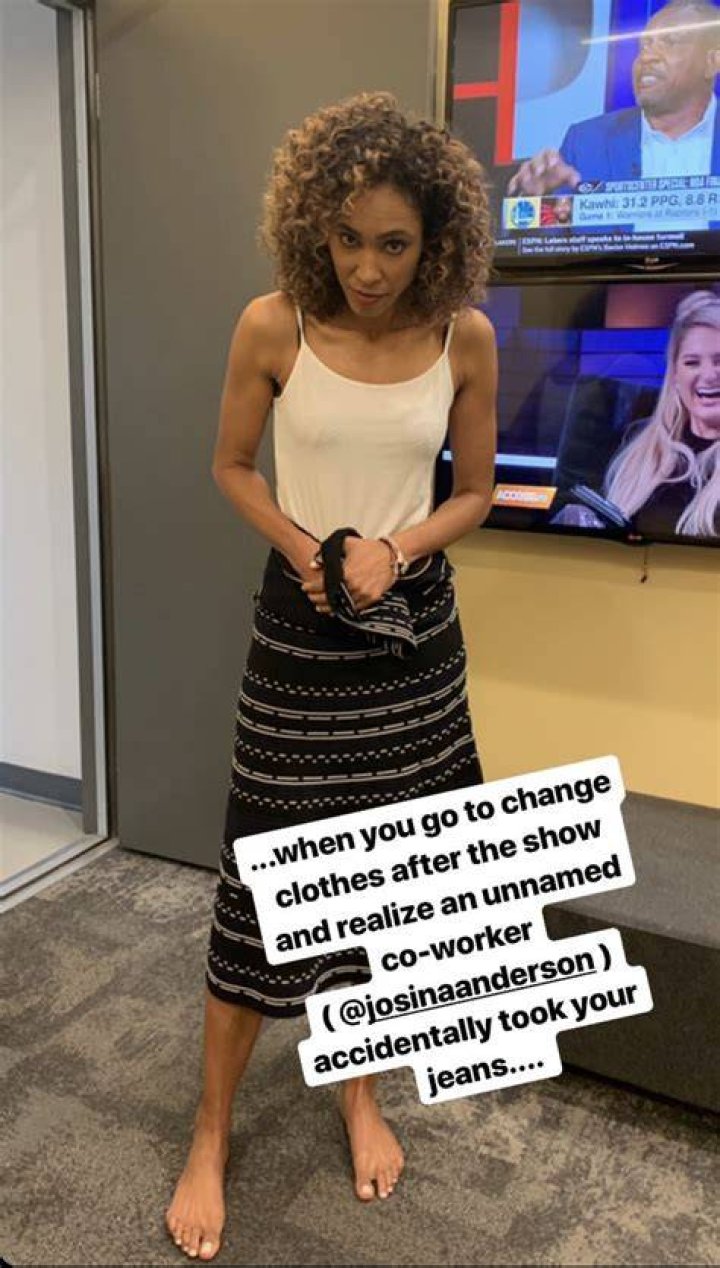 Sage Steele Feet (3 images)