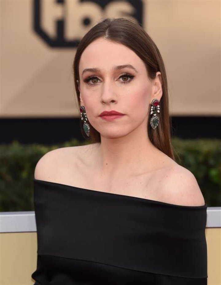 Sarah Sutherland 2018 SAG Awards in LA &bull; CelebMafia