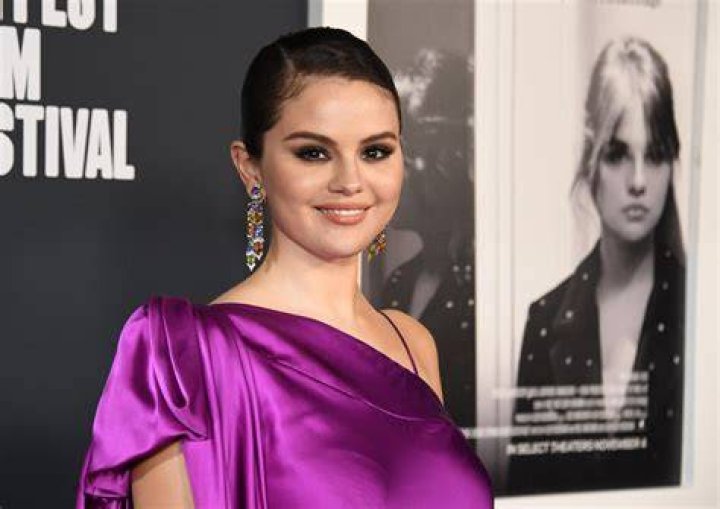Selena Gomez kilosunu eleştirenlere &ccedil;ıkıştı "Model değilim, hi&ccedil;bir