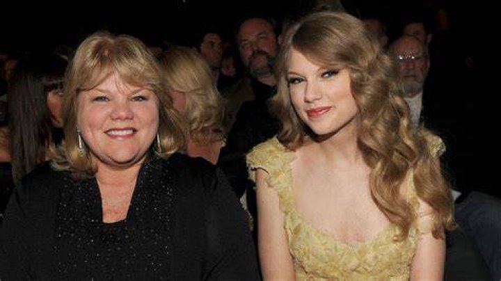 Taylor Swift's Mom's Cancer Journey: Latest Update