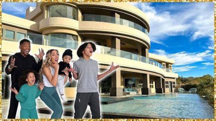 THE BEVERLY HALLS OFFICIAL DREAM HOME TOUR! YouTube