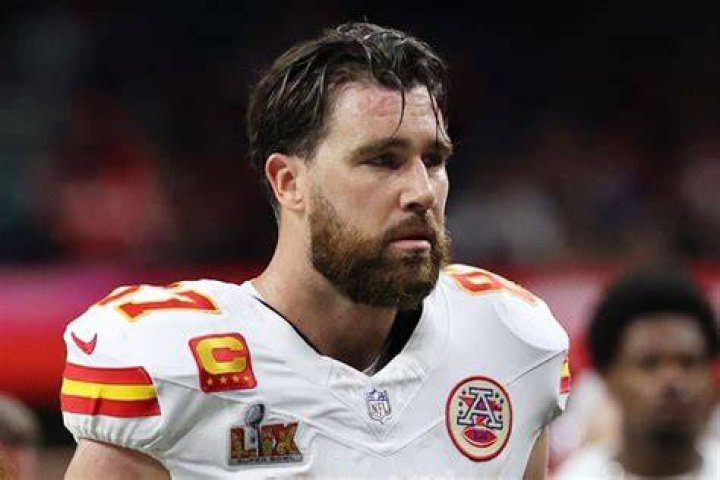 Travis Kelce's profile Age, height, weight, girlfriend, and net worth