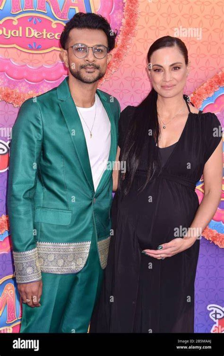 Utkarsh Ambudkar Kids Meet Wife Naomi And Family