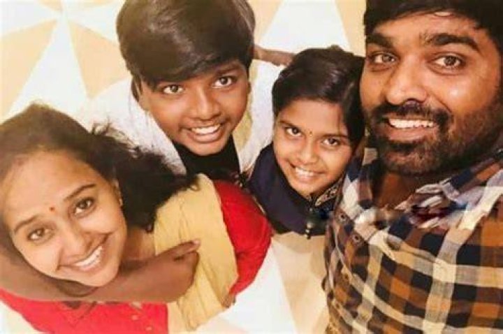 Vijay Sethupathi Family Pics & Facts About His Parents, Wife & Kids