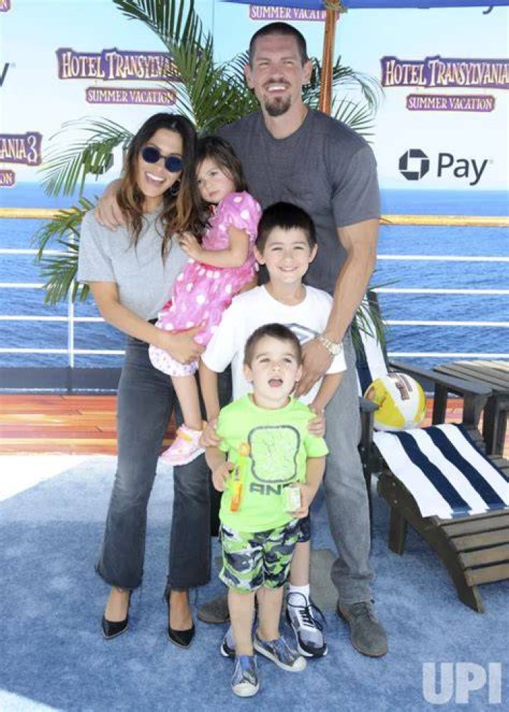 Violet Moon Howey Is Sarah Shahi's Daughter with Steve Howey —Facts